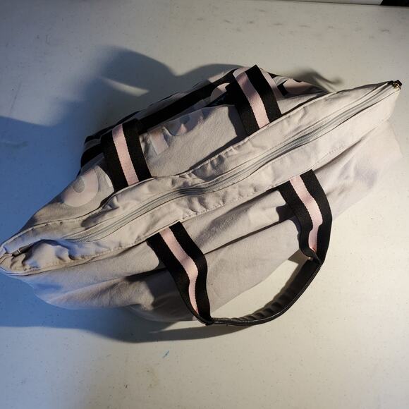 Victoria's Secret Athletic Sport Bag Weekender Overnigh Tote Bag Gray & Black - Picture 2 of 10